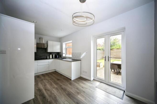 3 bed Semi-Detached for sale Image 8
