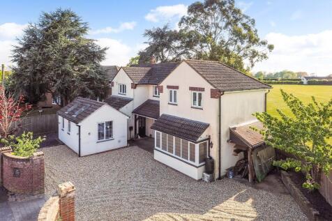 Hunts Pond Road, Titchfield Common