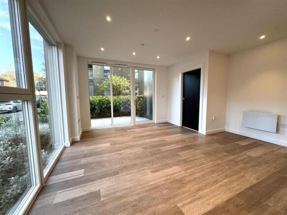 Living Room Pic 2.jpeg