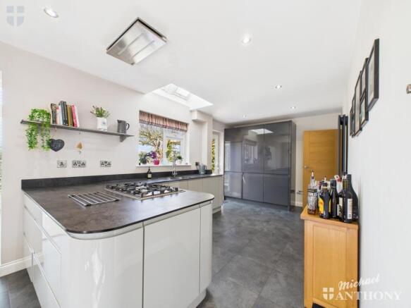 House in Stoke Mandeville, Buckinghamshire - View 4