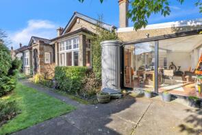 2, Bowen Road, Rugby CV22 5LE