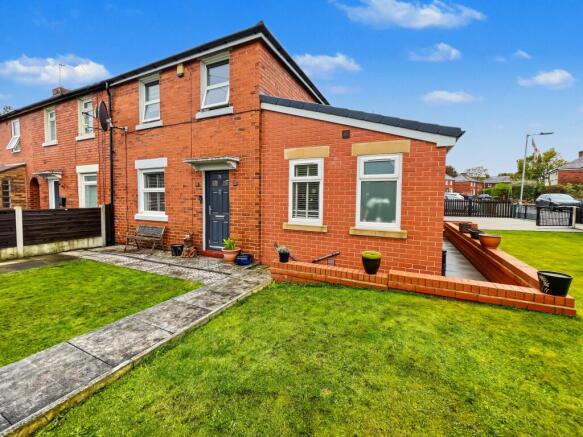 3-bed terraced on Polefield Approach, Prestwich, M25, £300,000