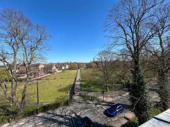 2 bed Apartment for sale Image 12