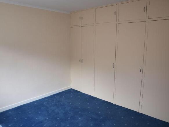 Bedroom 1 (2)