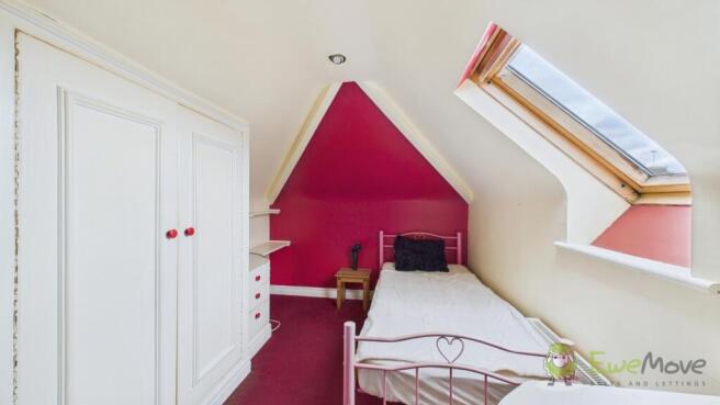 3 bed Semi-Detached for sale Image 8
