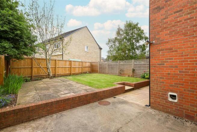3 bed Semi-Detached for sale Image 9