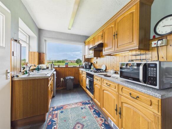 2 bed Detached Bungalow for sale Image 5