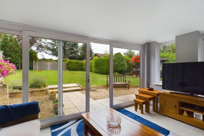 CAM01689G0-PR0410...