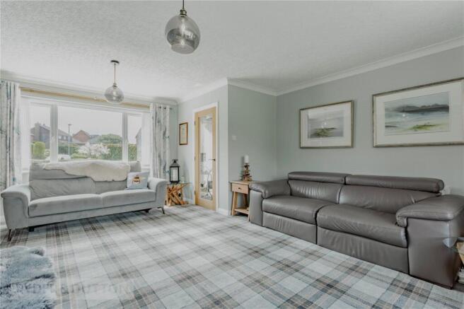 4 bed Detached for sale Image 12