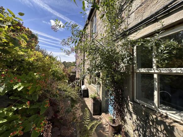 2 bed Terraced for sale Image 9