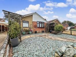 8, Badgers Field, Peacehaven BN10 8LQ