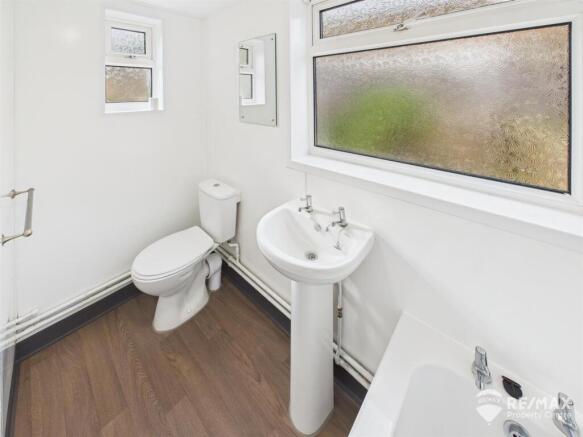Bathroom (3).jpg
