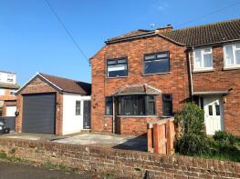 16, Killarney Avenue, Burnham-on-sea TA8 1NB