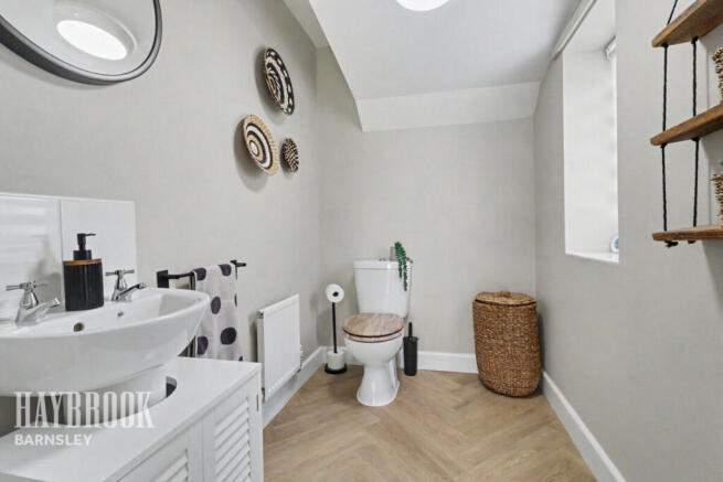 3 bed Detached for sale Image 10