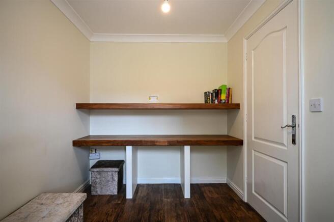 4 bed Detached for sale Image 7