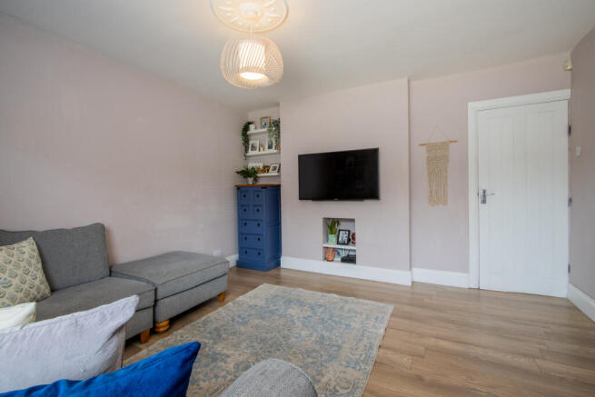 Barnes Avenue, Wakefield, WF1 photo 4