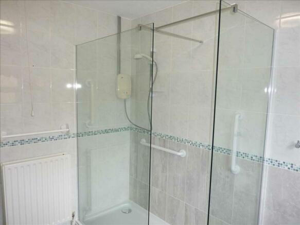 SHOWER ROOM