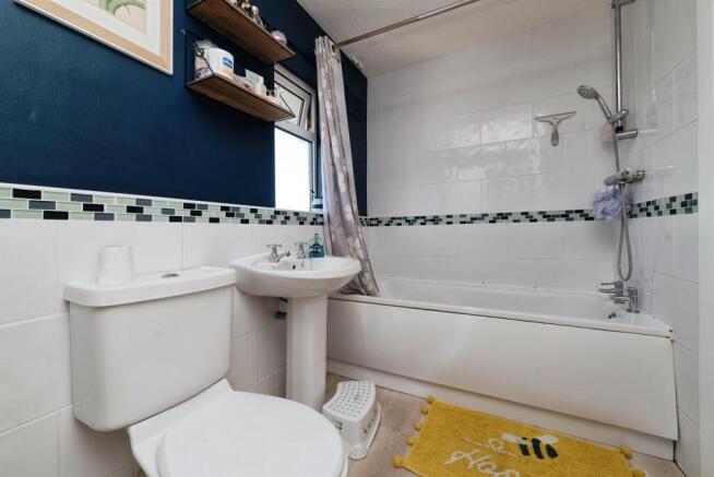 3 bed Terraced for sale Image 7