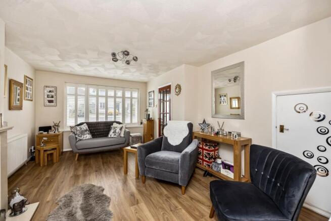 Shelldale Road 73 LIVING ROOM3.jpeg