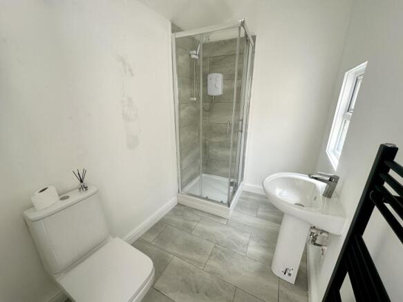 2 bed Apartment to rent Image 5