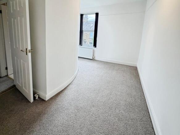 4 bed Terraced for sale Image 8