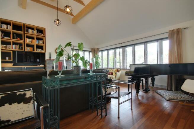 Living room .jpg