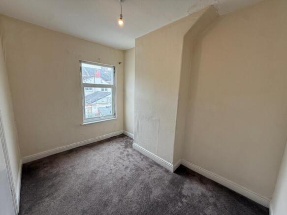 2 bed Terraced to rent Image 4