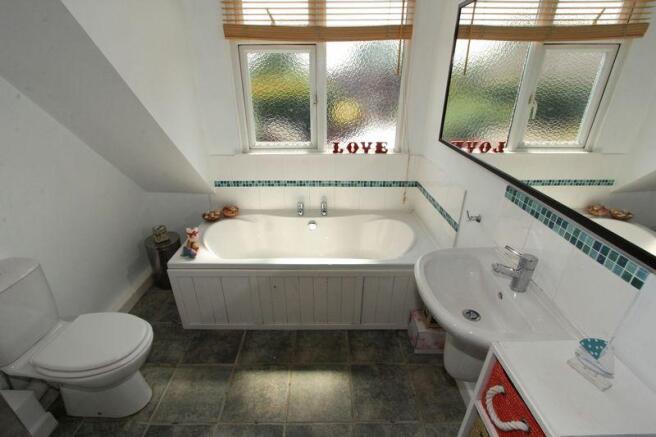 BATHROOM 1