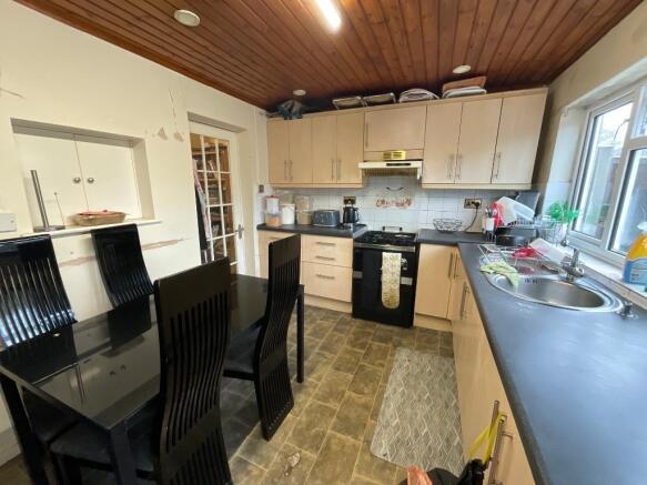 KITCHEN 15'5 x 9'1