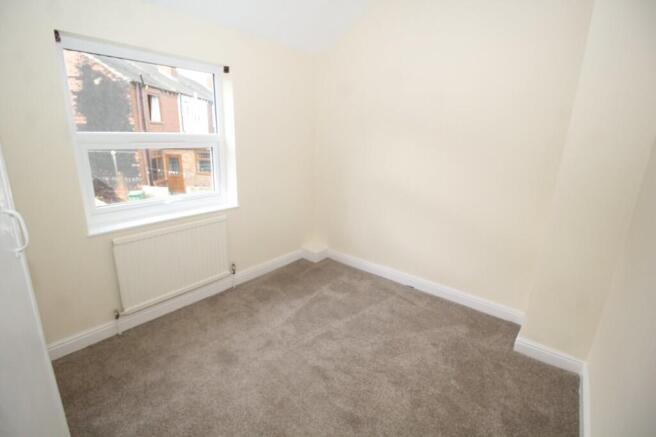 2 bed Terraced to rent Image 6