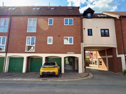 Priors Court, Tewkesbury, GL20