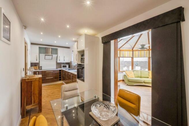 3 bed Detached for sale Image 7