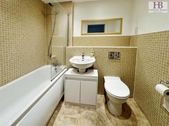 2 bed Apartment to rent Image 9