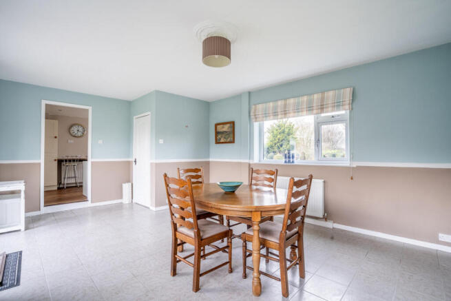 3 bed Bungalow for sale Image 6