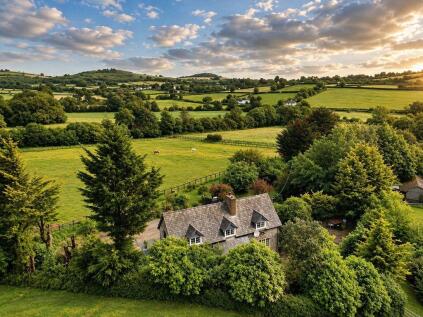Staverton, Totnes w/ 3.13 Acres