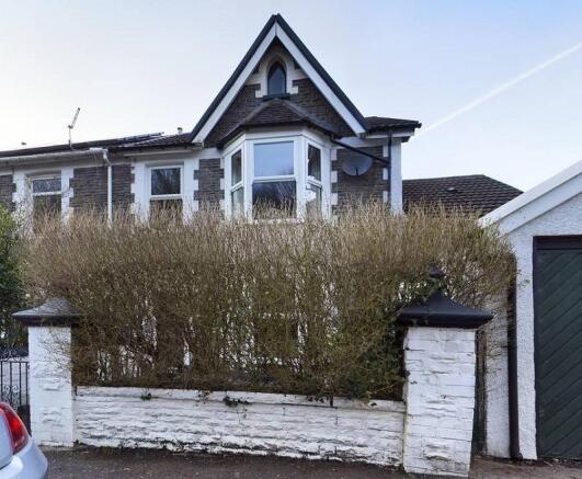 Front garden and entrance