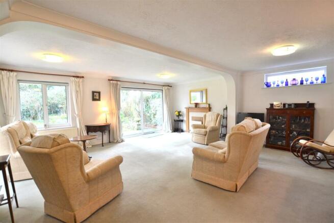 Living Room.JPG