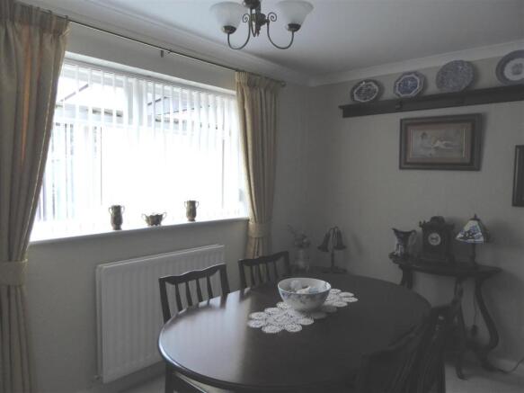 BEDROOM 3/DINING ROOM