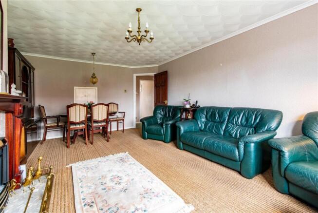 8 Morton Close-11.jpg