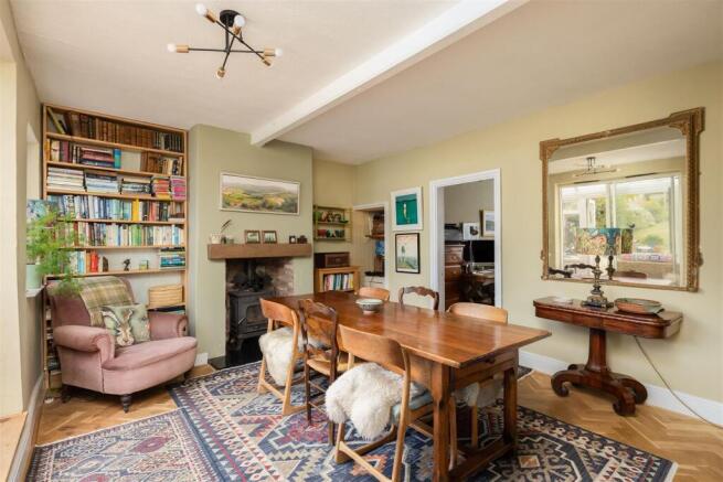 4 bed Semi-Detached for sale Image 11