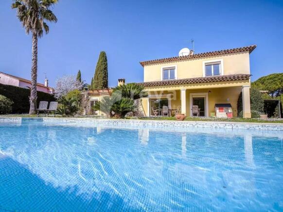 Luxury family villa with garden and pool in Mougin