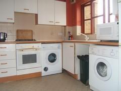 FITTED KITCHEN