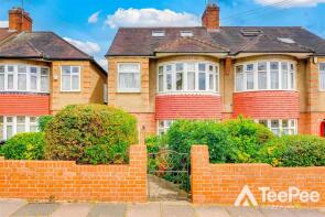 16b, Oakwood Avenue, London N14 6QL