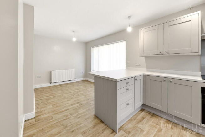 3 bed Semi-Detached for sale Image 7