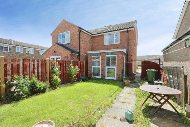 2 bed Semi-Detached for sale Image 11