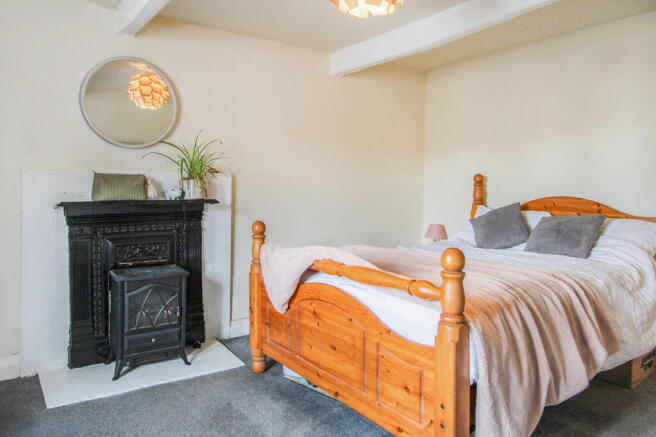 2 bed Semi-Detached for sale Image 8