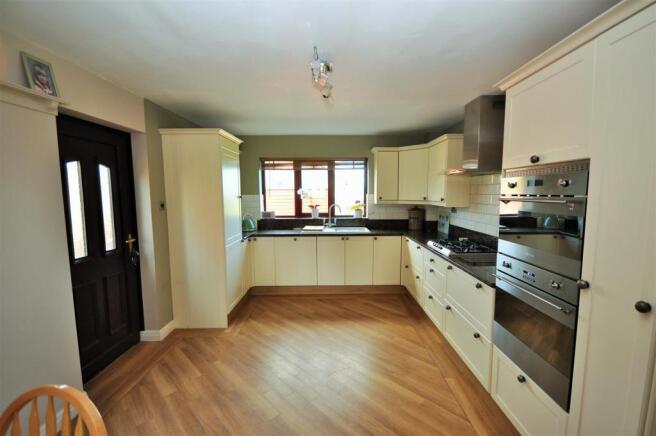 BREAKFAST KITCHEN