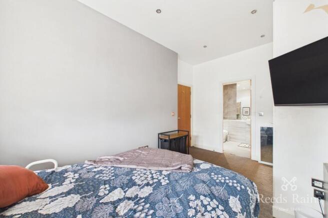 2 bed Apartment for sale Image 10