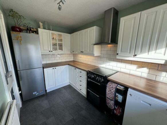 11 - Kitchen.jpg