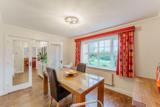 4 bed Detached for sale Image 12